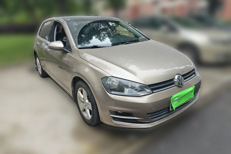 Used Volkswagen Golf 2014 1.4TSI Automatic Luxury Model Front Right 45 Deg