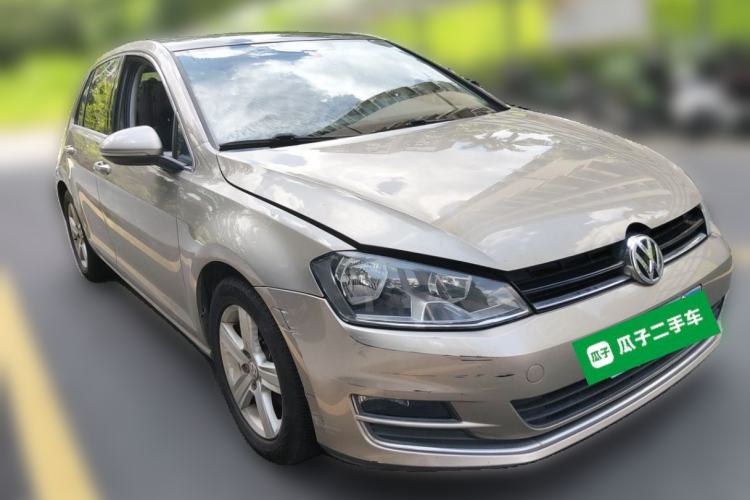 Used Volkswagen Golf 2014 1.4TSI Automatic Luxury Model Front Right 45 Deg