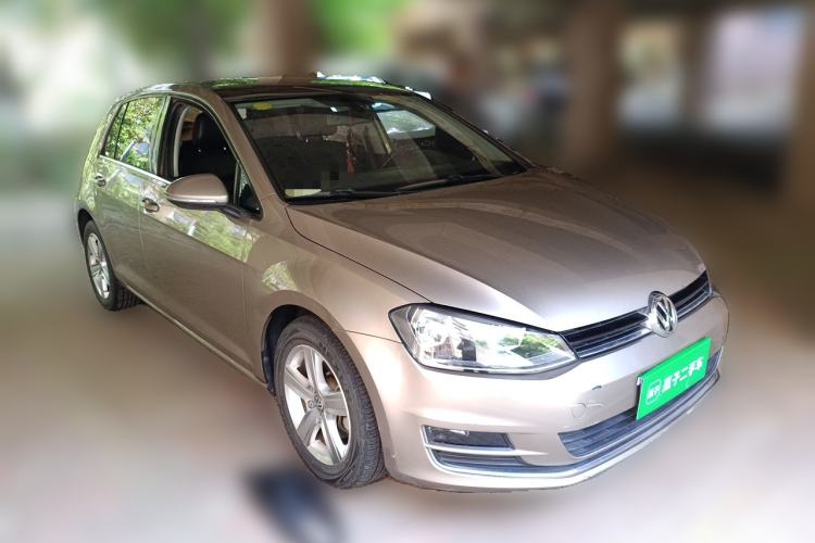 Used Volkswagen Golf 2014 1.4TSI Automatic Luxury Model Front Right 45 Deg