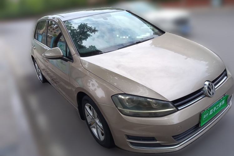 Used Volkswagen Golf 2014 1.4TSI Automatic Luxury Model Front Right 45 Deg
