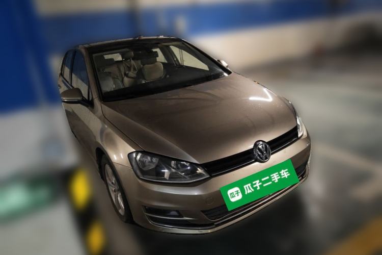 Used Volkswagen Golf 2014 1.4TSI Automatic Luxury Model Front Right 45 Deg