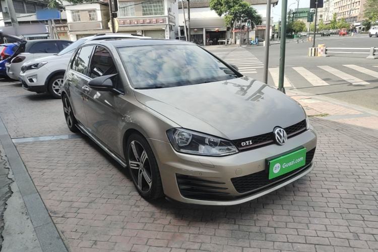 Used Volkswagen Golf 2014 1.6L Manual Fashion Edition Front Right 45 Deg