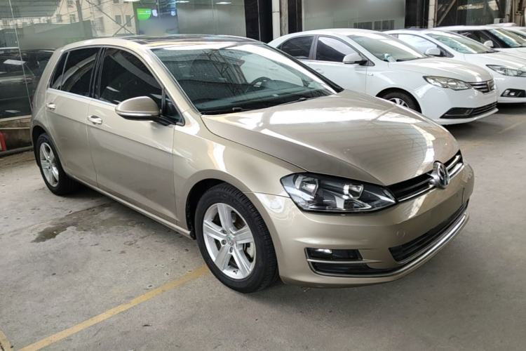 Used Volkswagen Golf 2014 1.4TSI Automatic Comfort Model Front Right 45 Deg