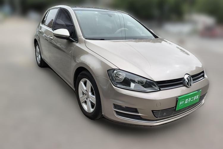 Used Volkswagen Golf 2014 1.4TSI Automatic Luxury Model Front Right 45 Deg