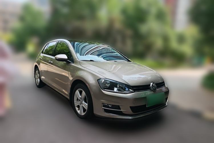 Used Volkswagen Golf 2014 1.4TSI Automatic Comfort Model Front Right 45 Deg
