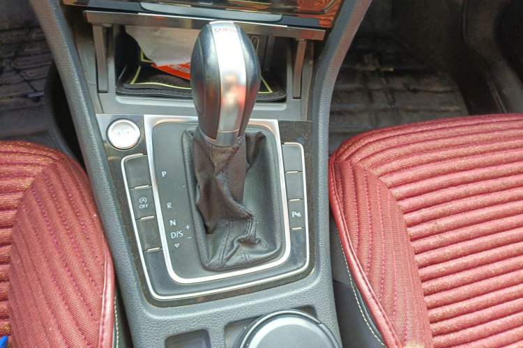 Used Volkswagen Golf 2014 1.4TSI Automatic Flagship Model Gear Lever
