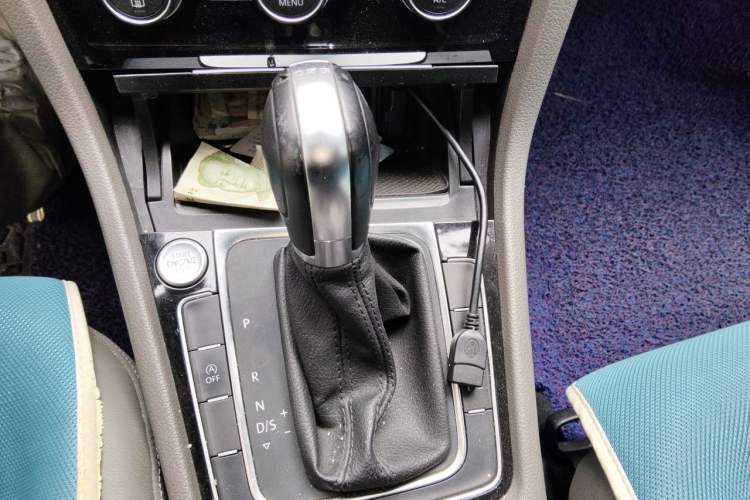 Used Volkswagen Golf 2014 1.4TSI Automatic Flagship Model Gear Lever