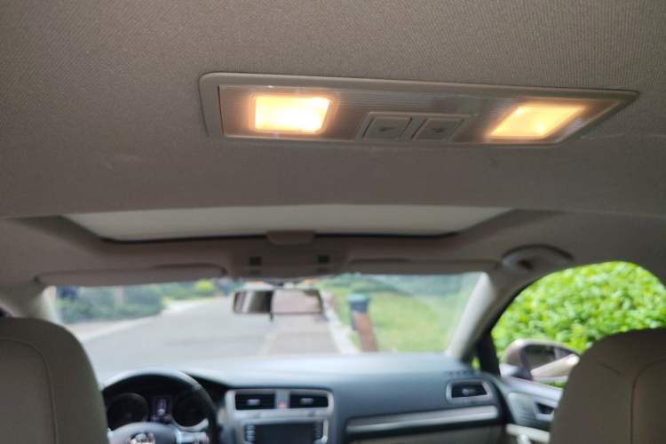 Used Volkswagen Golf 2014 1.6L Automatic Comfort Model Headliner