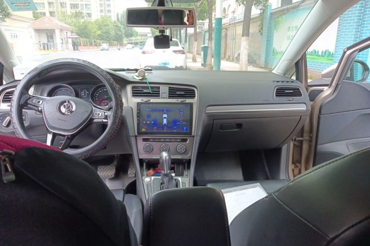 Used Volkswagen Golf 2014 1.4TSI Automatic Luxury Model Headliner