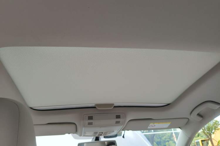 Used Volkswagen Golf 2014 1.4TSI Automatic Luxury Model Headliner