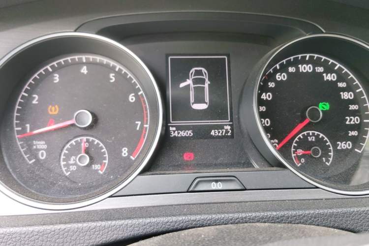 Used Volkswagen Golf 2014 1.4TSI Automatic Luxury Model Instrument Cluster