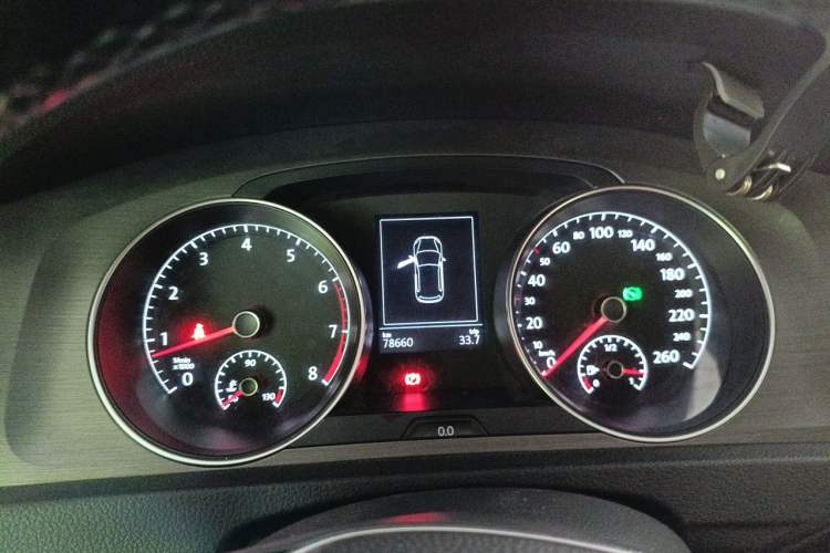 Used Volkswagen Golf 2014 1.4TSI Automatic Luxury Model Instrument Cluster