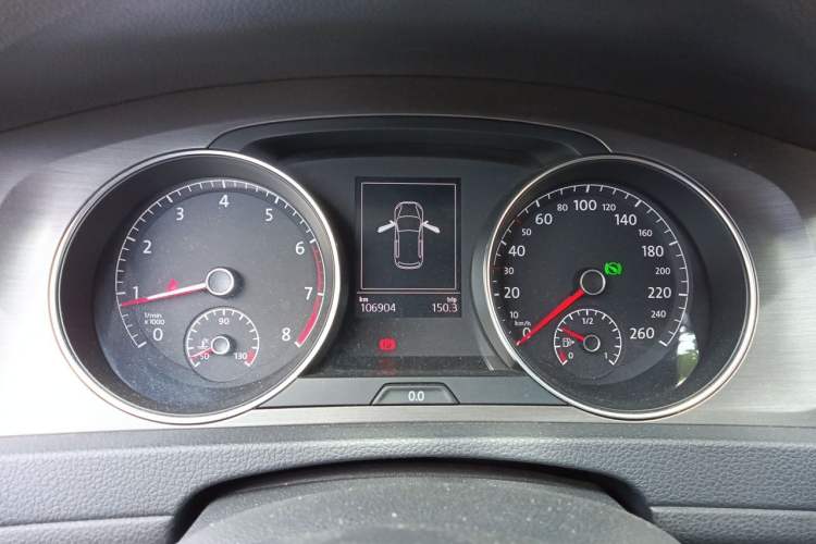 Used Volkswagen Golf 2014 1.4TSI Automatic Luxury Model Instrument Cluster