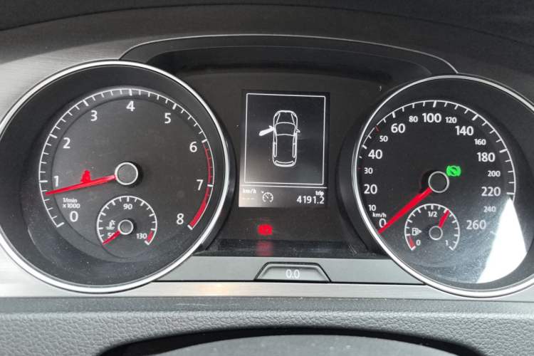 Used Volkswagen Golf 2014 1.6L Automatic Comfort Model Instrument Cluster
