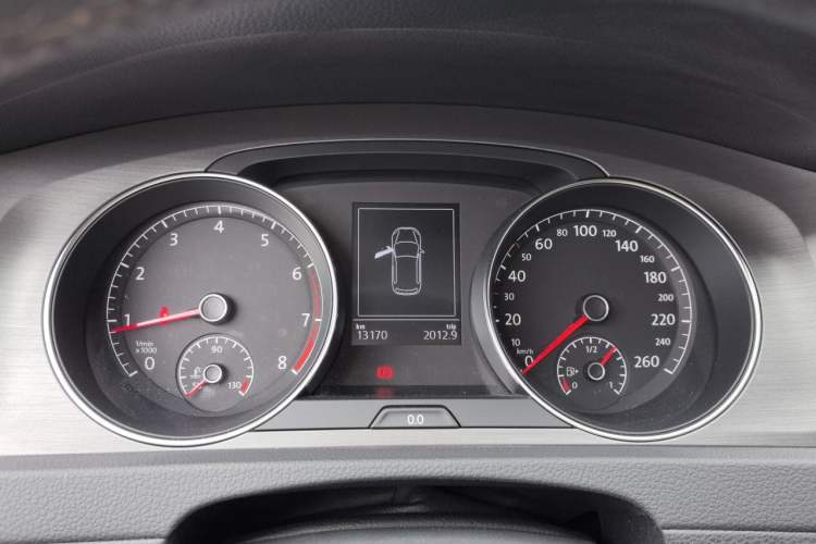 Used Volkswagen Golf 2014 1.4TSI Automatic Luxury Model Instrument Cluster