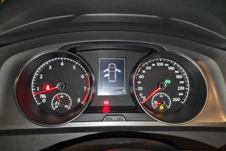 Used Volkswagen Golf 2014 1.4TSI Automatic Luxury Model Instrument Cluster