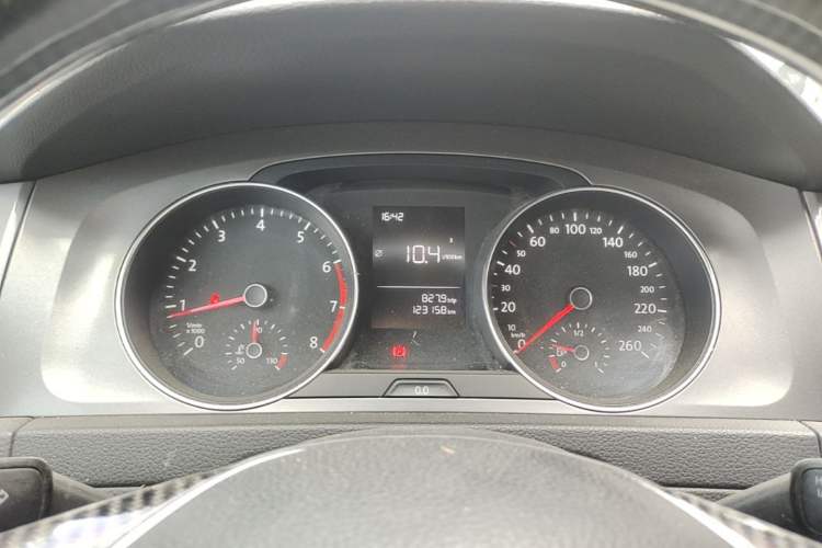 Used Volkswagen Golf 2014 1.6L Manual Fashion Edition Instrument Cluster