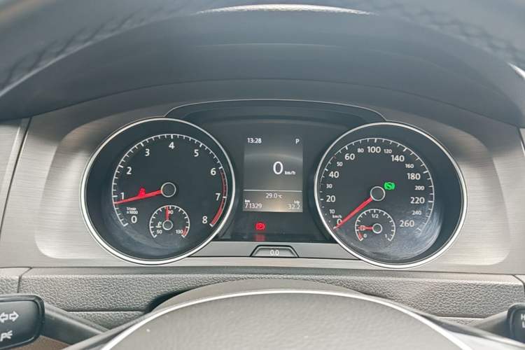 Used Volkswagen Golf 2014 1.4TSI Automatic Comfort Model Instrument Cluster