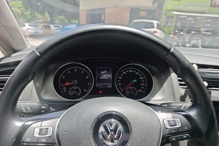 Used Volkswagen Golf 2014 1.4TSI Automatic Luxury Model Instrument Cluster