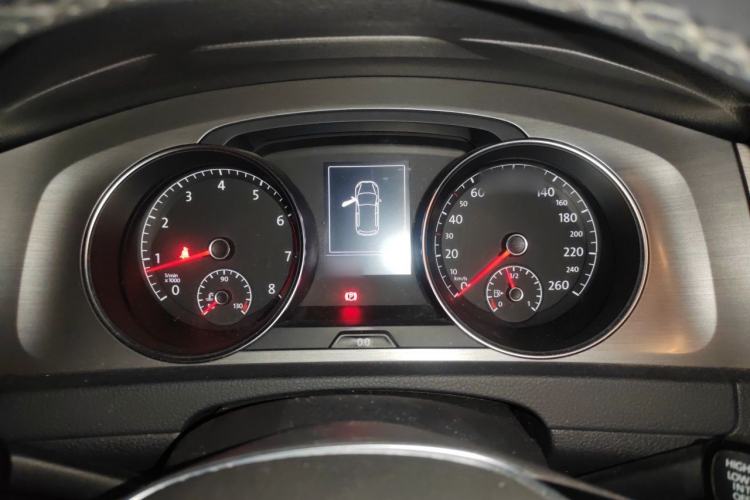Used Volkswagen Golf 2014 1.4TSI Automatic Comfort Model Instrument Cluster