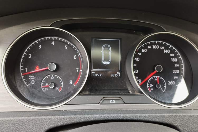 Used Volkswagen Golf 2014 1.4TSI Automatic Luxury Model Instrument Cluster
