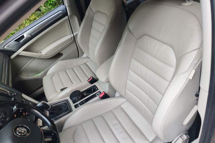 Used Volkswagen Golf 2014 1.6L Automatic Comfort Model Left Front Seat