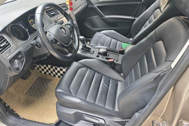 Used Volkswagen Golf 2014 1.4TSI Automatic Luxury Model Left Front Seat