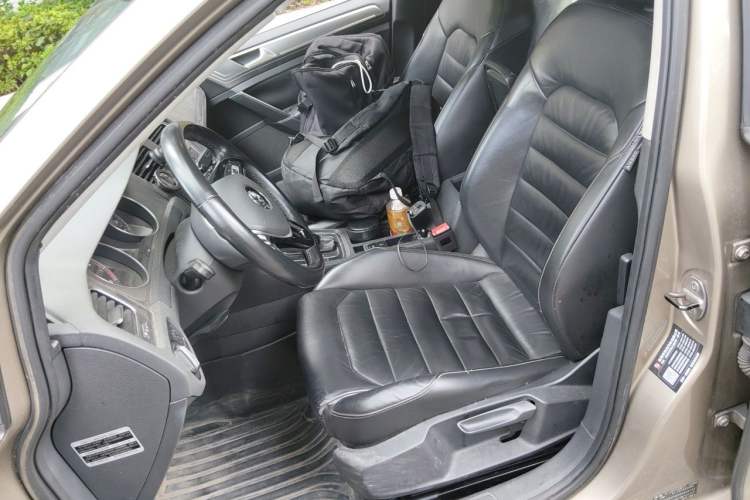 Used Volkswagen Golf 2014 1.4TSI Automatic Luxury Model Left Front Seat