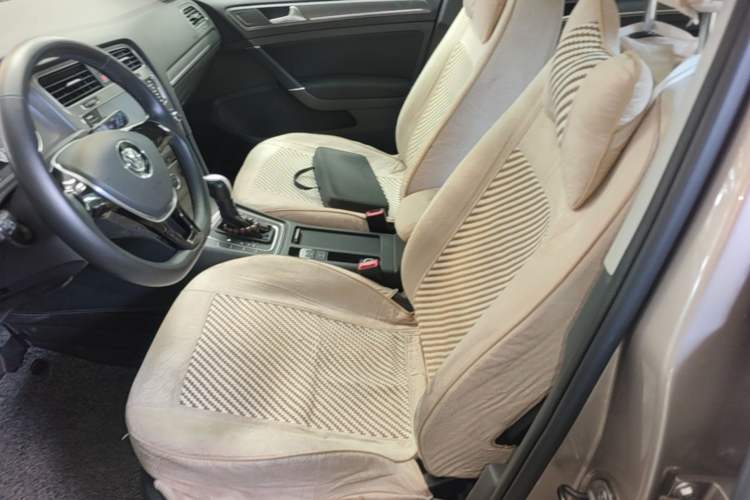 Used Volkswagen Golf 2014 1.6L Automatic Comfort Model Left Front Seat