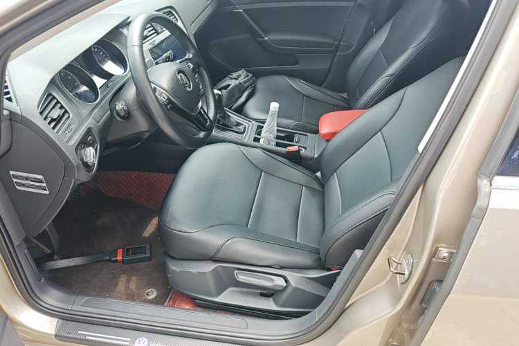 Used Volkswagen Golf 2014 1.4TSI Automatic Comfort Model Left Front Seat