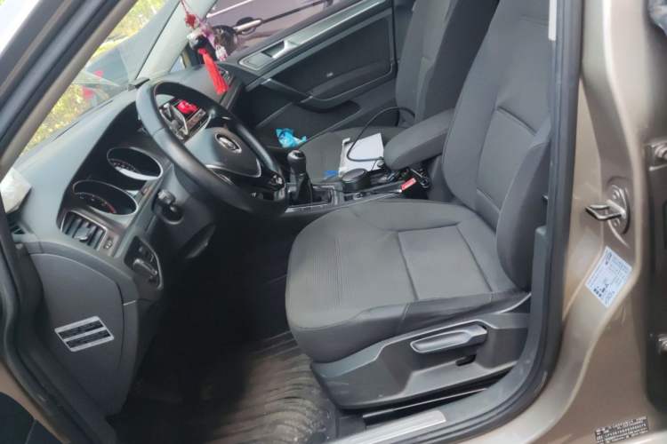 Used Volkswagen Golf 2014 1.4 TSI Manual Comfort Model Left Front Seat