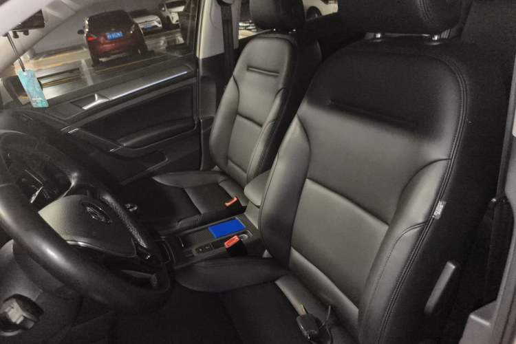 Used Volkswagen Golf 2014 1.4 TSI Manual Comfort Model Left Front Seat