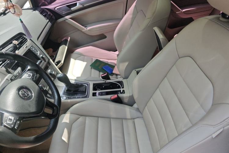 Used Volkswagen Golf 2014 1.4TSI Automatic Luxury Model Left Front Seat