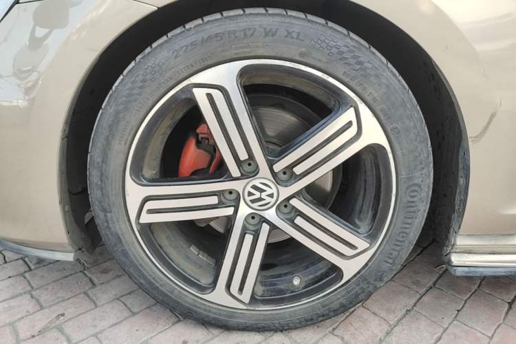 Used Volkswagen Golf 2014 1.6L Manual Fashion Edition Left Front Wheel Hub