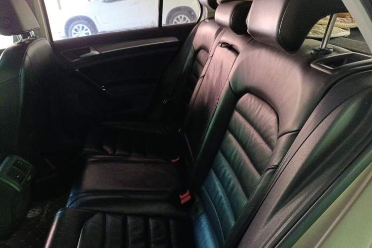 Used Volkswagen Golf 2014 1.4TSI Automatic Luxury Model Left Rear Seat