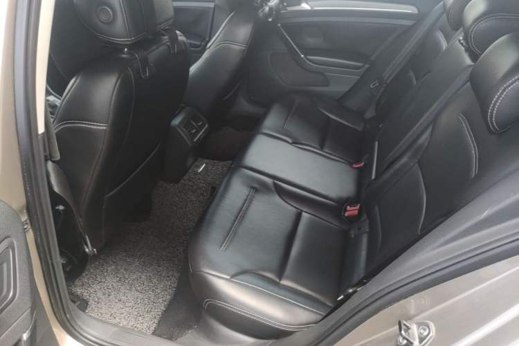 Used Volkswagen Golf 2014 1.4TSI Automatic Comfort Model Left Rear Seat