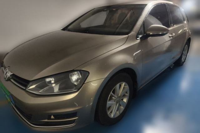 Ojetý Volkswagen Golf 2014 1.6L Automatic Fashion Model
