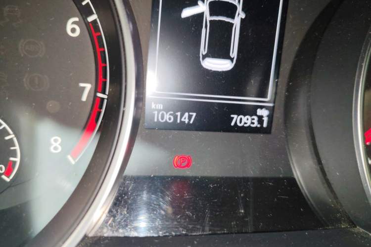 Used Volkswagen Golf 2014 1.6L Automatic Comfort Model Odometer Close Up