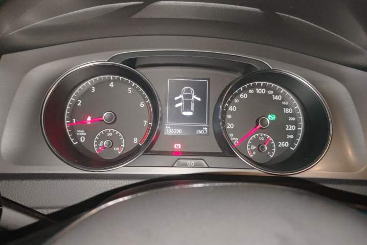 Used Volkswagen Golf 2014 1.6L Automatic Comfort Model Odometer Close Up