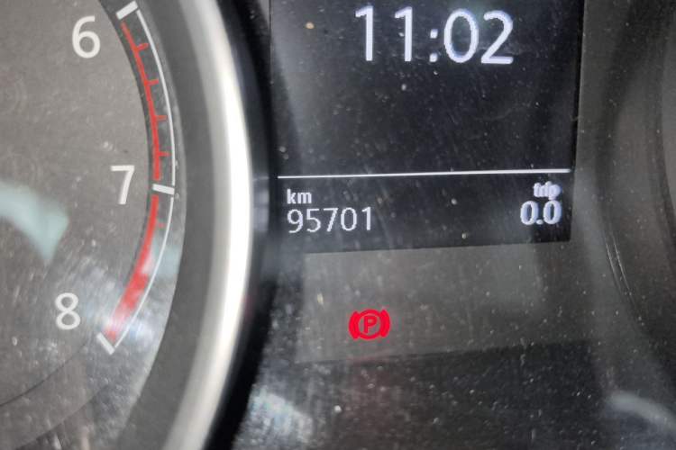 Used Volkswagen Golf 2014 1.6L Automatic Comfort Model Odometer Close Up