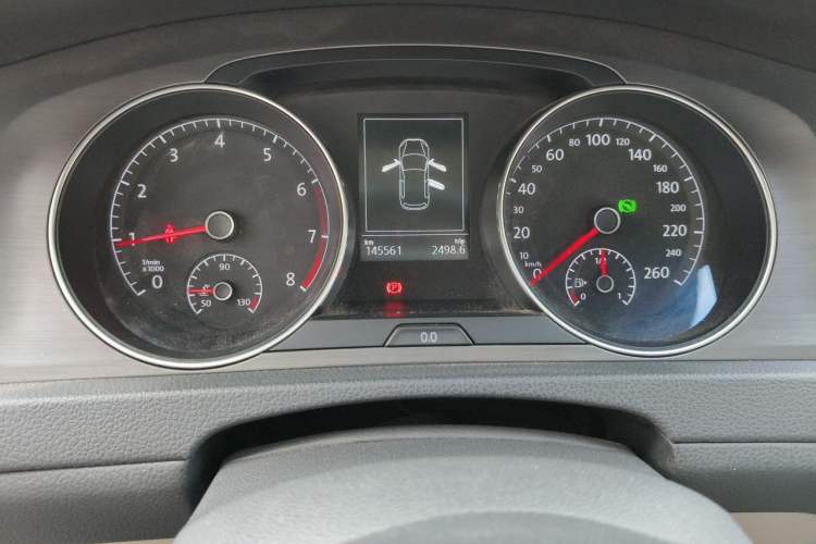 Used Volkswagen Golf 2014 1.4TSI Automatic Luxury Model Odometer Close Up
