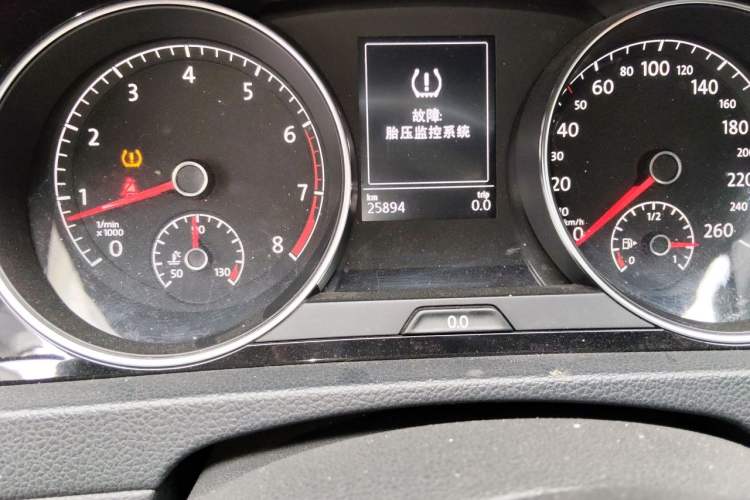 Used Volkswagen Golf 2014 1.4TSI Automatic Flagship Model Odometer Close Up