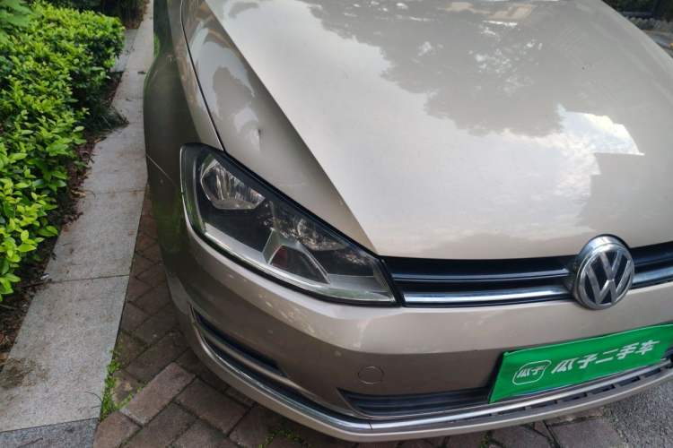 Used Volkswagen Golf 2014 1.6L Automatic Comfort Model Right Front Headlight
