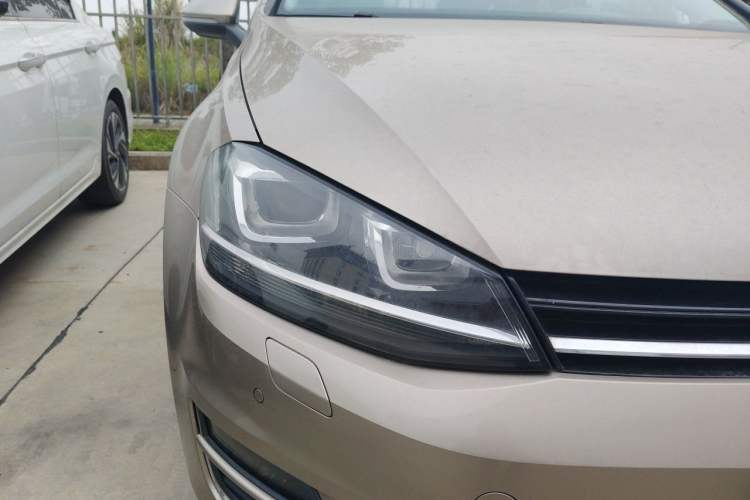 Used Volkswagen Golf 2014 1.4TSI Automatic Flagship Model Right Front Headlight
