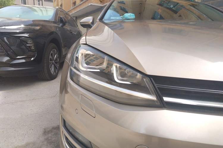 Used Volkswagen Golf 2014 1.4TSI Automatic Flagship Model Right Front Headlight