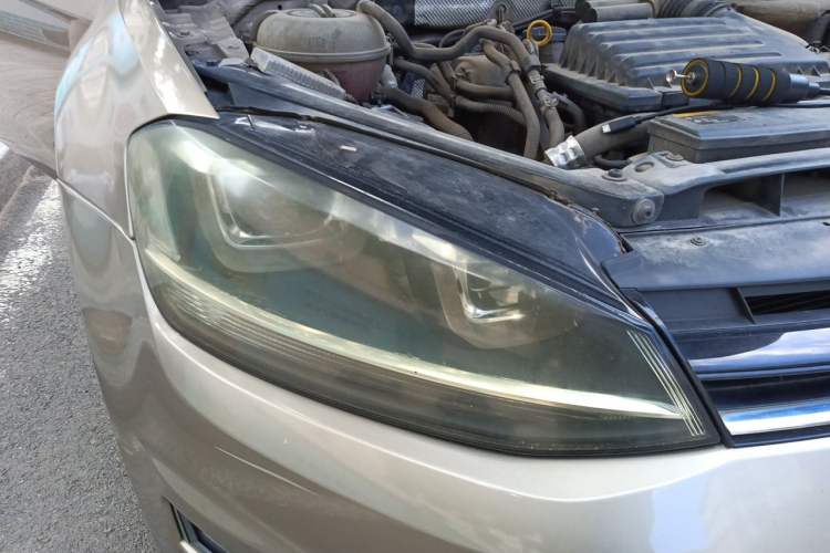 Used Volkswagen Golf 2014 1.4TSI Automatic Luxury Model Right Front Headlight