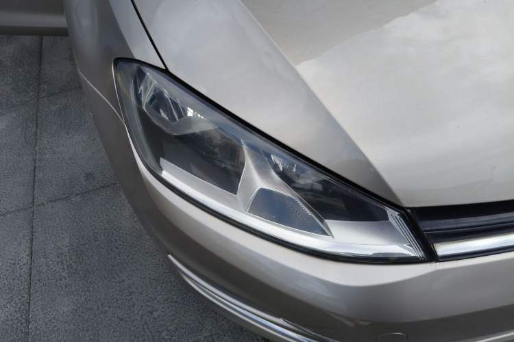 Used Volkswagen Golf 2014 1.4TSI Automatic Luxury Model Right Front Headlight