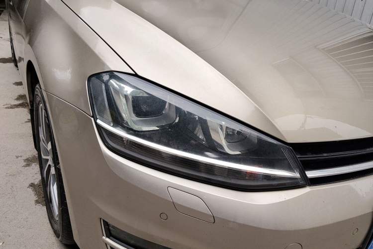 Used Volkswagen Golf 2014 1.4TSI Automatic Flagship Model Right Front Headlight