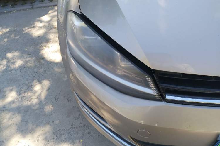 Used Volkswagen Golf 2014 1.4 TSI Manual Comfort Model Right Front Headlight