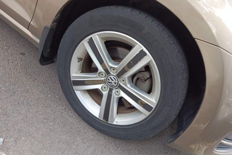 Used Volkswagen Golf 2014 1.4TSI Automatic Luxury Model Right Front Wheel Hub